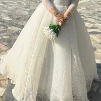 لباس عروس سایز ۴۴ تا ۴۸ بسیار تمیز و شیک