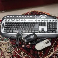 یک عدد کیبورد و دو عدد موس نو