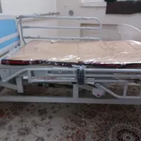 تخت برقی بیمار سه شکنه و تنظیم ارتفاع همراه ریموت|آرایشی، بهداشتی، درمانی|تهران, نظام‌آباد|دیوار