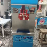 بستنی ساز و فر ساندویج