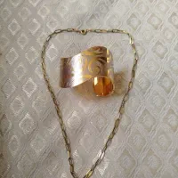 دست بند و گردن بند طلا درحد نو