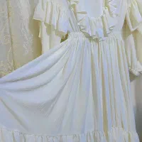 لباس سفید بلند|لباس|گرگان, |دیوار