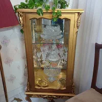 یک دست مبل ۹ نفره به همراه گنجه و میر ناهارخوری