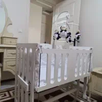 گهواره .تخت کنار مادر