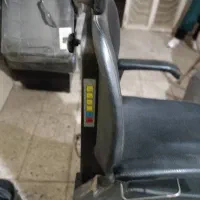 صندلی آرایشگاه. سر شور. میز گردان  و یک عدد کنسول|آرایشگاه و سالن‌های زیبایی|بروجن, |دیوار