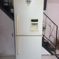 یخچال نگین