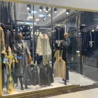 فروشنده تمام وقت خانم در پاساژ اطلس