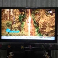 تلویزیون ال سی دی و میز تلویزیون