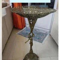 جای میوه وگل کنار سالنی