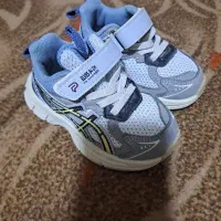 یه جفت پاپوش و دوجفت کفش برای کودک یکساله