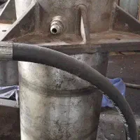 ۸عدد جک هیدرولیک ۲۰۰تن و یونیت همگی در حد نو