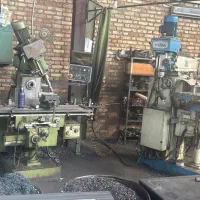 یک نفر تراشکار ویک نفر فرزکار ونفر فنی قالبسازی