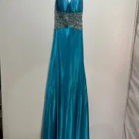 دوعدد لباس مجلسی و یک عدد مانتو