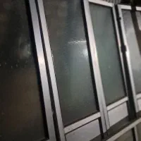 درب حمام و دستشویی