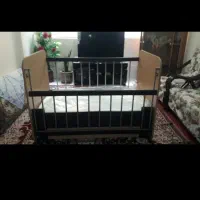 تخت نوزادی و کودک به همراه تشک نو