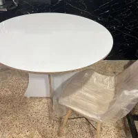 ۳ عدد میز گرد در حد نو