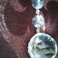 ۳۱ تا گوی کوچک با آویز و۲۱ لامپ لوستر درحدنو سالم