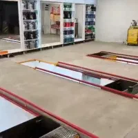 همکاری وشاگرد در تعویض روغن باحقوق عالی توافقی