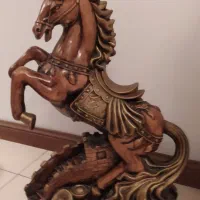 مجسمه اسب