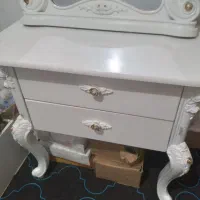 میز آرایش سفید