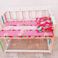 فروش تخت نوزاد کنار مادر تمیز درحد نو