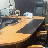 میز کنفرانس با چهار صندلی کنفرانس با ودو فایل