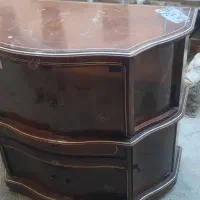 یک عدد میز تلویزیون