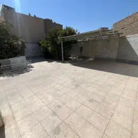 ویلایی۵واحدی قابل سکونت خیابان زاهد|فروش خانه و ویلا|اصفهان, درب کوشک|دیوار