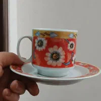 ظروف  شیشه‌ای  وقدیمی