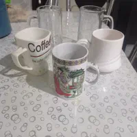 ۵ عدد لیوان طرح دار و دو عدد پارچ