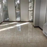 دفتر نوساز بر خیابان هاتف در مجتمع تجاری و اداری