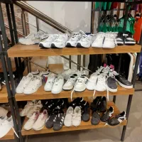 ویترین شیشه ای چوبی