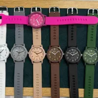 روز زن ساعت بگیر براش|ساعت|گلبهار, شهر جدید گلبهار|دیوار