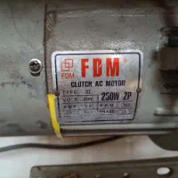 چرخ بطر چرمدوزی|چرخ خیاطی و ریسندگی|قم, باغ شازده|دیوار