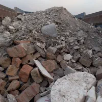 حمل نخاله با کارگر چال ماسه خاک با نیسان کمپرسی