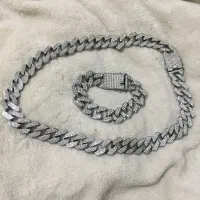 مدال فول نگین