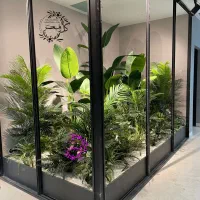 اجرای صفر تا صد درختچه و گیاه سبز مصنوعی فلاورباکس