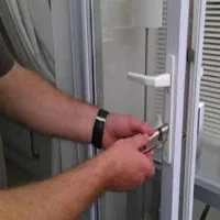 تعمیر ریگلاژ درب پنجره دوجداره تضمینی قم