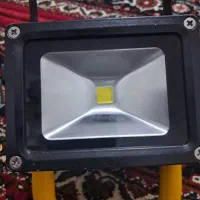 چراغ قوه شارژی