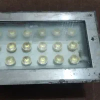 ۲عدد پروژکتور1000 وات هم برای روشنایی