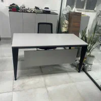 میز کارشناسی پایه فلزی