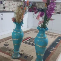 گلدان به همراه گل