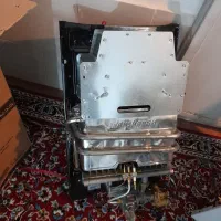 یک دستگاه آبگرمکن دیواری
