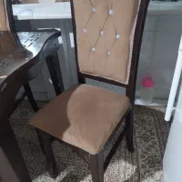 یک عدد صندلی