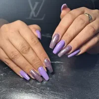 کاشت ناخن ۳۰۰