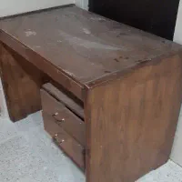 میز|میز تحریر و کامپیوتر|رباط‌کریم, رباط‌کریم|دیوار