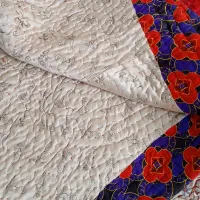 دو عدد لحاف|رختخواب، بالش، پتو|پیشوا, |دیوار