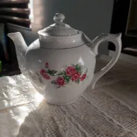 قوری گل سرخی