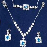 ست نقره گردنبند گوشواره و دستبند با سنگ خاص توپاز