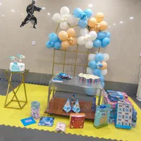 سرای بادکنک آرایی و دیزاین گل آرایی